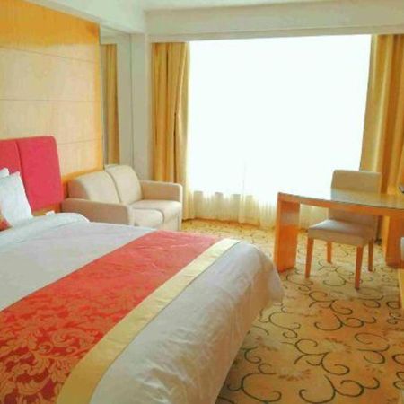 Golden Lustre Hotel Shenzhen Exterior photo