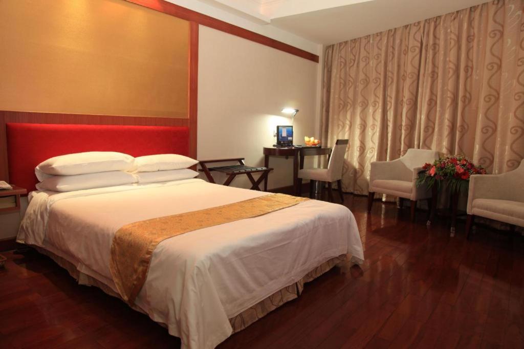 Golden Lustre Hotel Shenzhen Exterior photo
